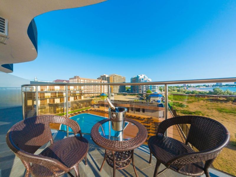 Отель "Dream Hotel" / "Дрим Хотел"